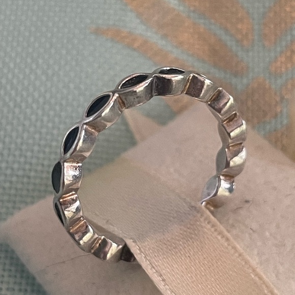 Pandora retired black enamel ring size 7 - Picture 3 of 4